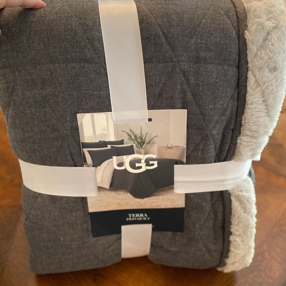 UGG Bedding Last One Ugg Terra Reversible Quilt Twinxl Poshmark